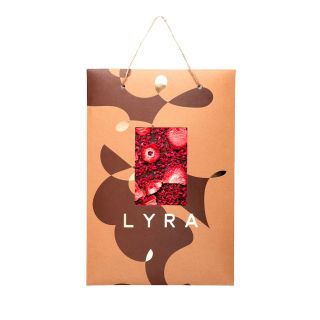 LYRA Premium - čokoláda s posypom v ponuke biela, horká i mliečna TERAZ SO ZĽAVOU Exkluzívna ručne vyrobená horká čokoláda...